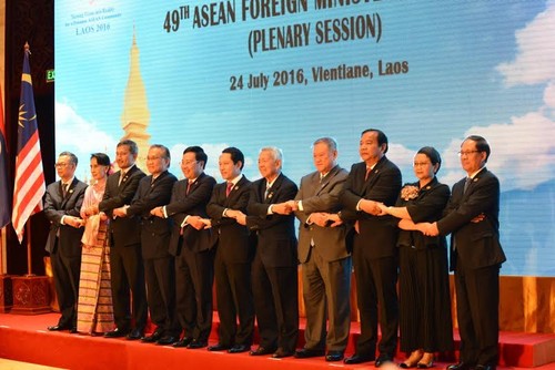 AMM-49: les ministres des AE inquiets par la tension en mer Orientale - ảnh 1